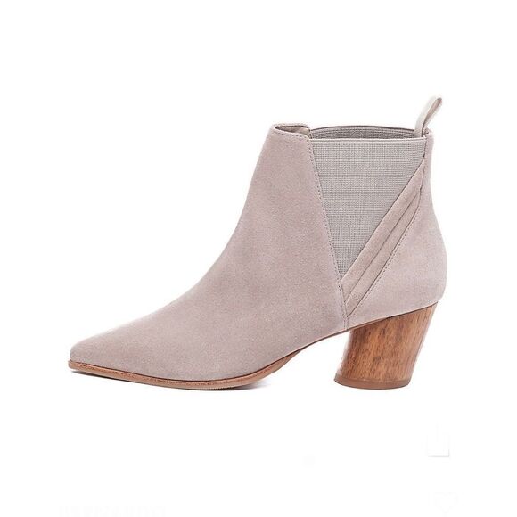 Bernardo Ferris Suede Pointed Toe Bootie Beige Size 9.5 - Picture 3 of 12